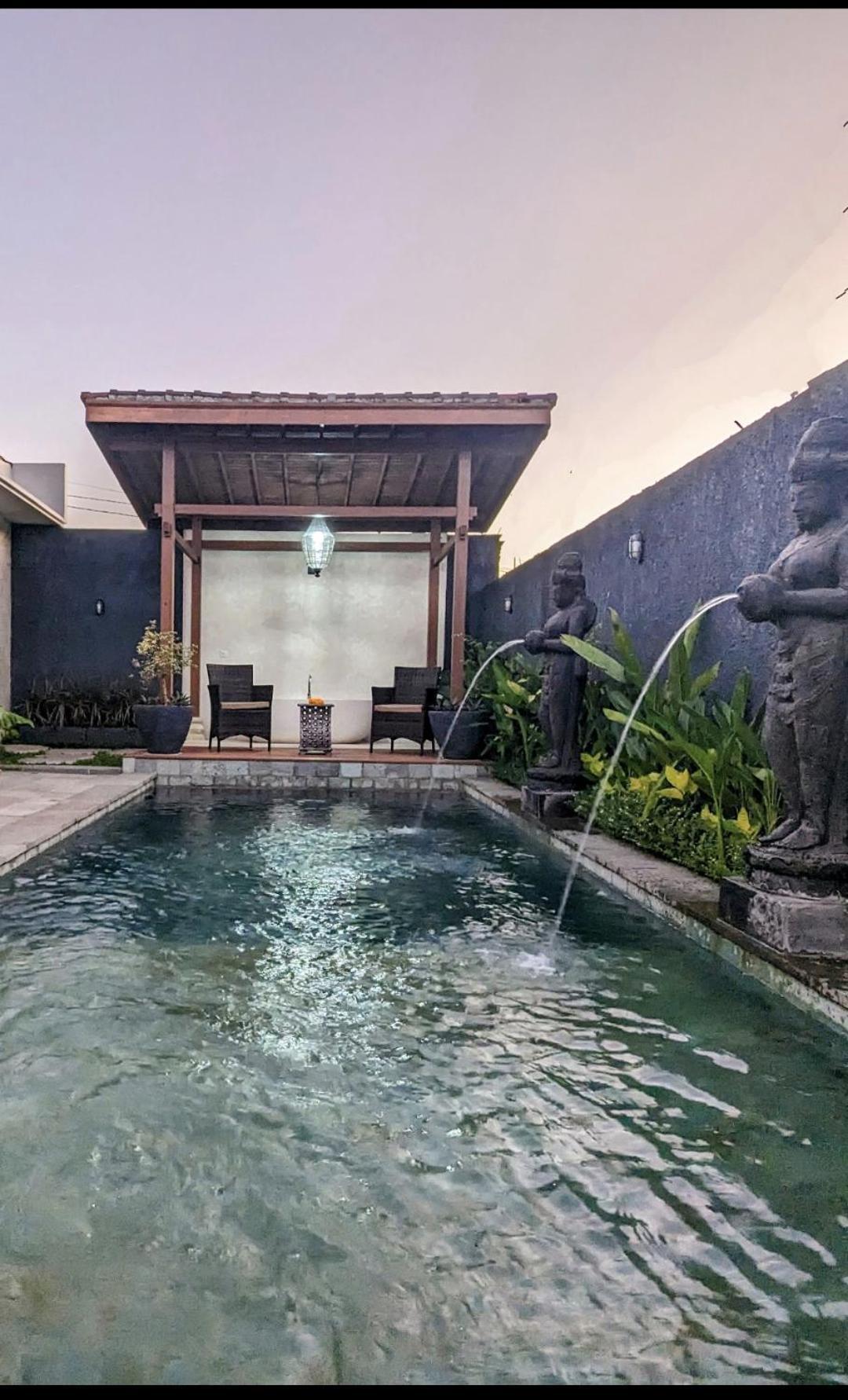 Na-na Villa *